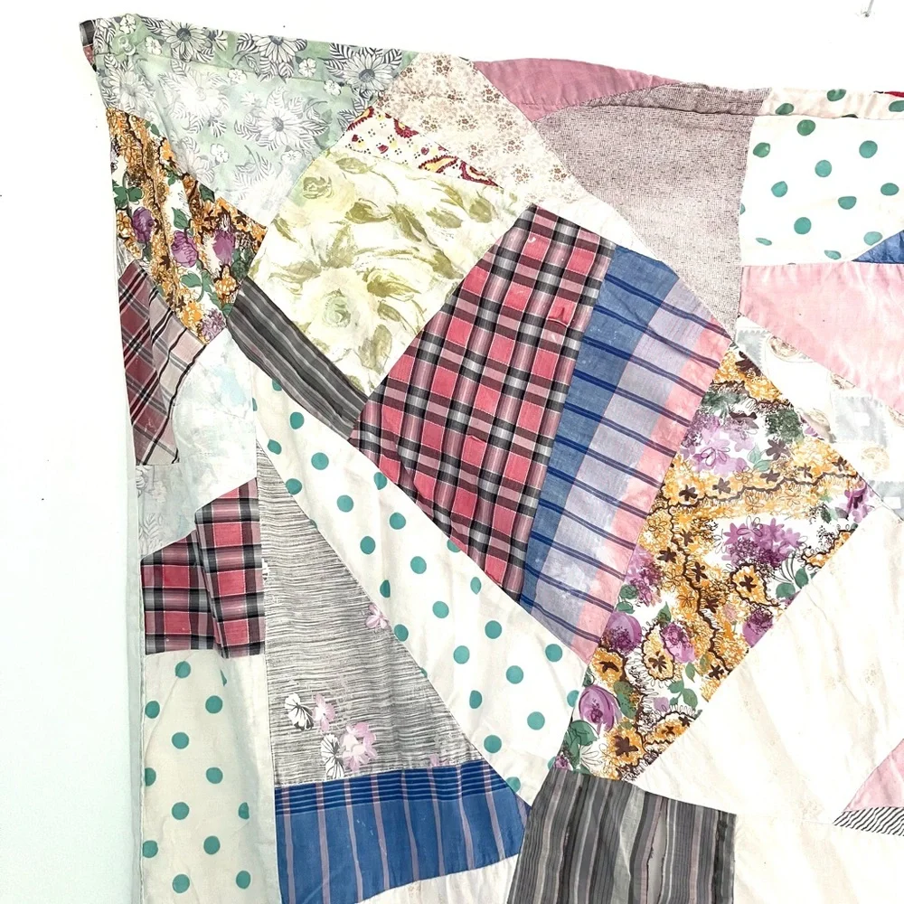 Vintage 40’s crazy quilt feedsack cotton small quilt blanket